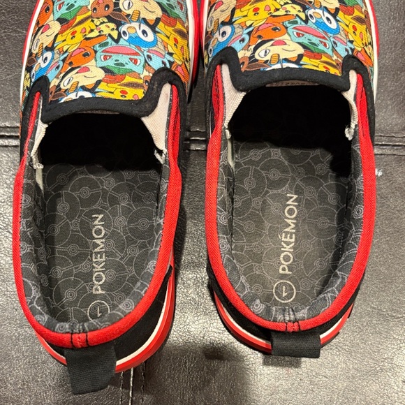 Pokemon Pikachu Yellow and Red Kids Shoe Set, size 1 - Picture 10 of 11